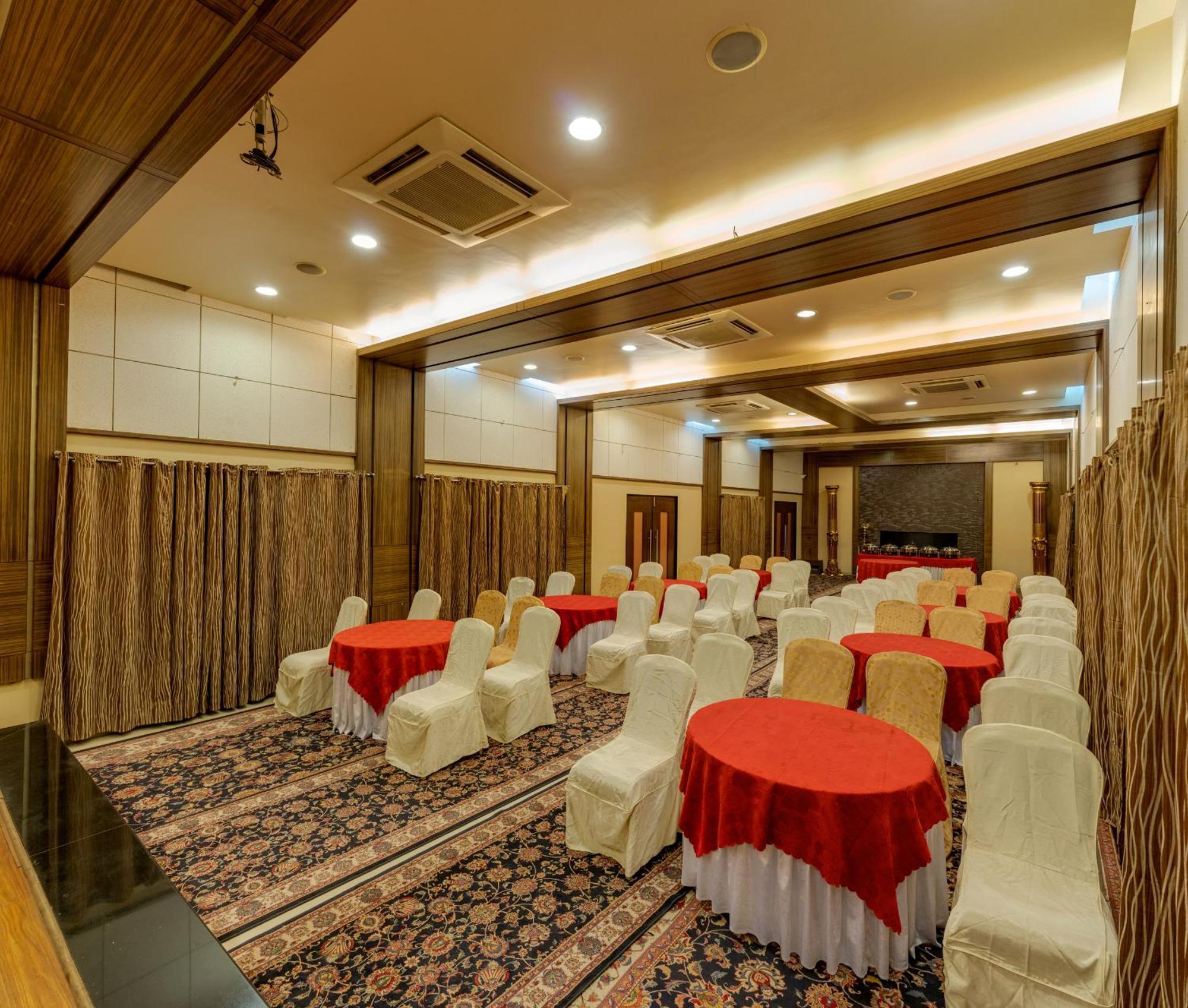 Hotel Surya Executive 3 Star Hotel Solapur Dış mekan fotoğraf