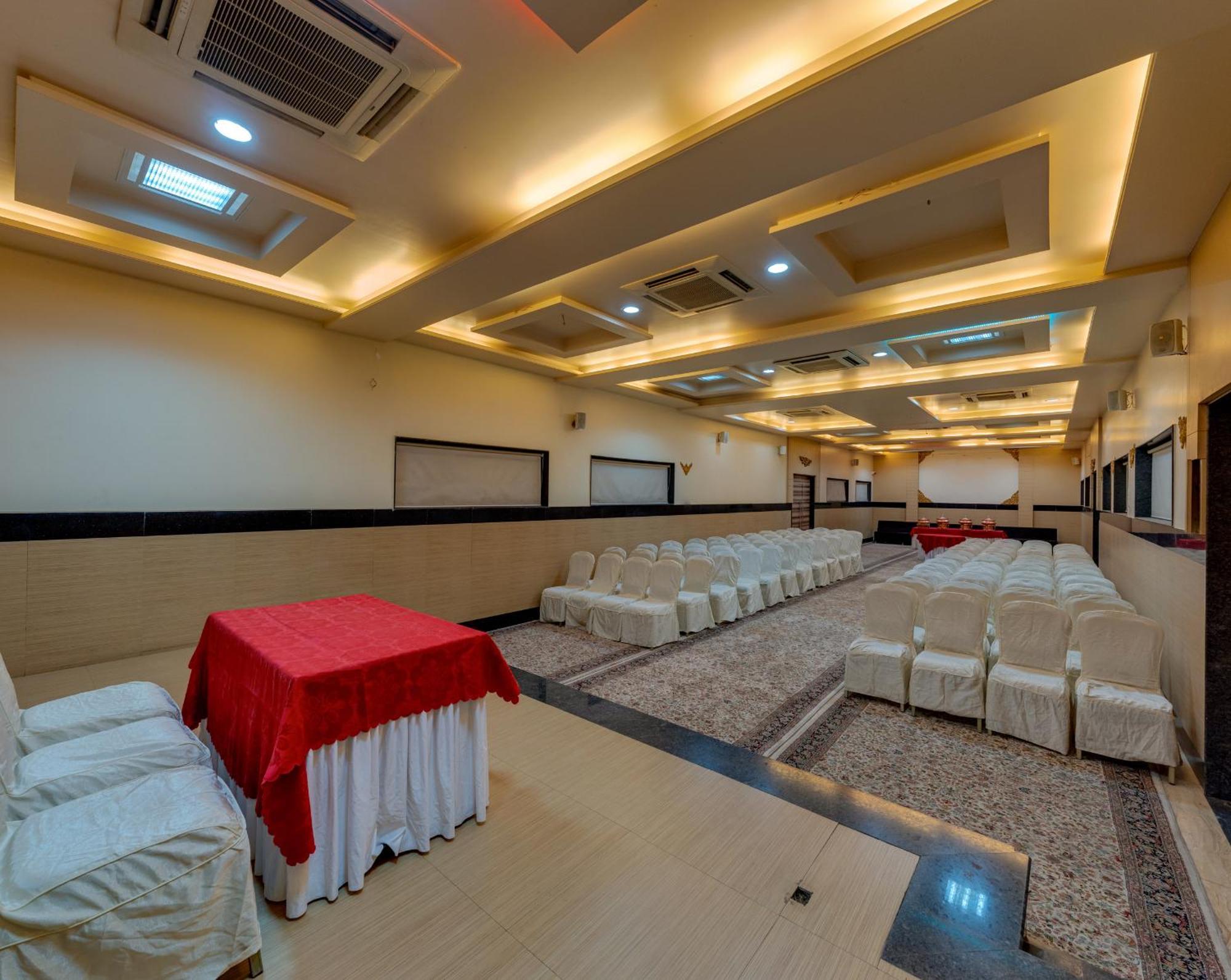 Hotel Surya Executive 3 Star Hotel Solapur Dış mekan fotoğraf