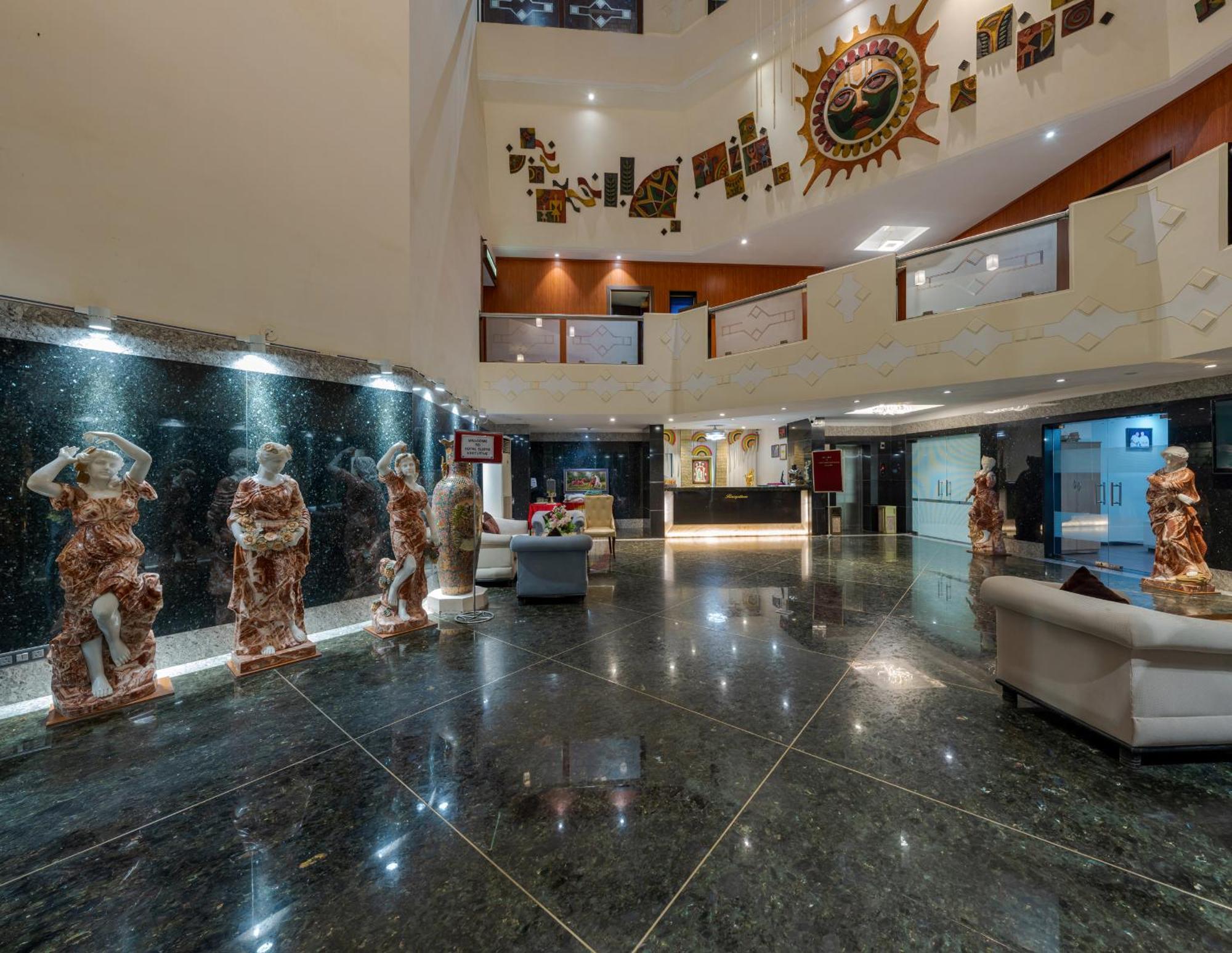 Hotel Surya Executive 3 Star Hotel Solapur Dış mekan fotoğraf